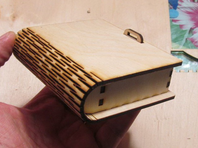 3D модель Шкатулка книга с защелкой. Для лазерной резки из фанеры 3 мм.