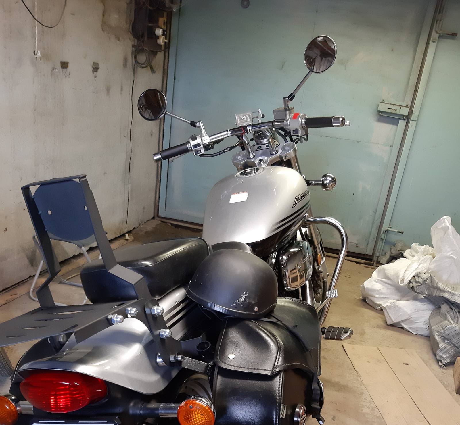 3D модель Сиссибар для SUZUKI MARAUDER VZ800. Спинка пассажира и багажник для мотоцикла.