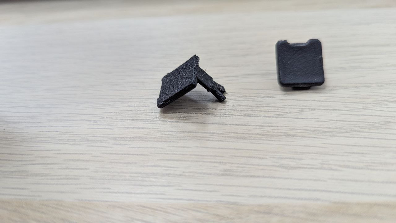3D модель Заглушка винта крепления корпуса внутренней ручки двери для машины волга сайбер