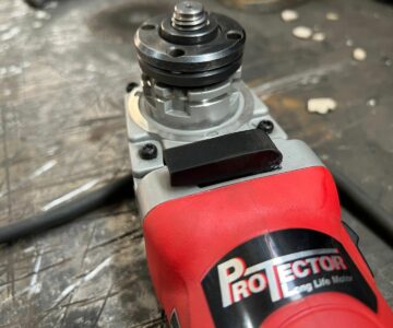 3D модель Отвод воздушного потока вниз для УШМ Milwuakee AGV 15-125 XE