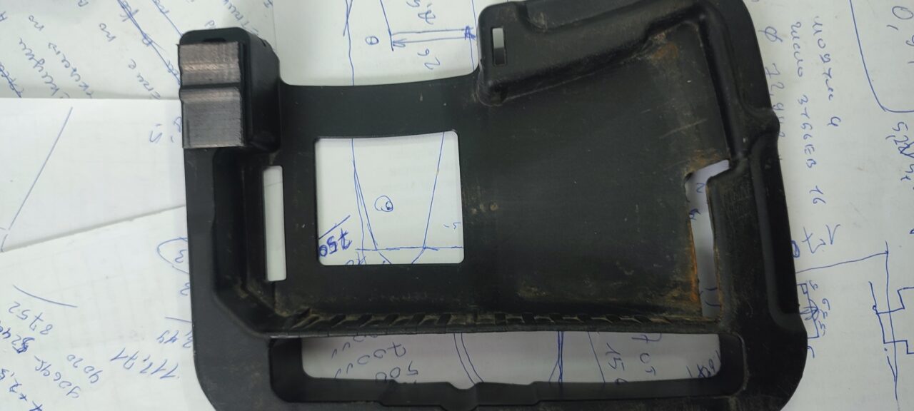 3D модель Фиксатор топора в защитном кожухе