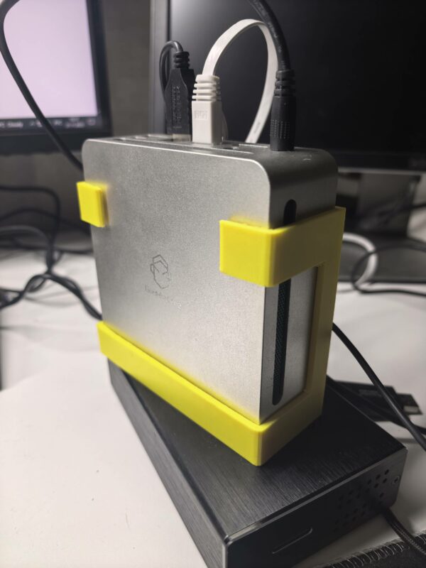 3D модель Крепление компьютера GenMachine