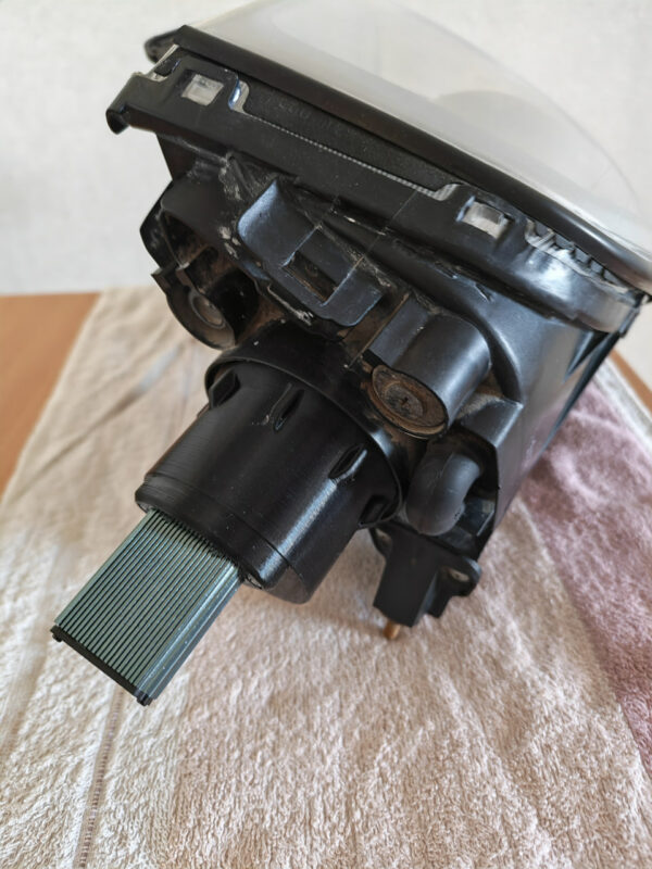 3D модель Крышка фары увеличенного объёма с вырезом под драйвер светодиодной лампы для Ssangyong Rexton 1 (и наверняка многие другие корейские авто).