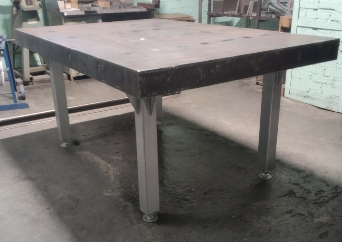 3D модель Стол слесарный усиленный 1200х1800х850 с регулируемыми ножками