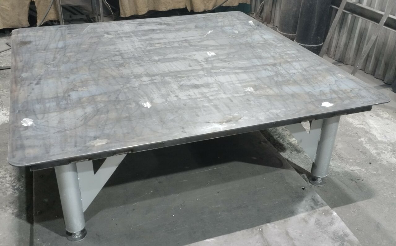 3D модель Стол сварочный - слесарный 1500х1500х500 с регулируемыми ножками