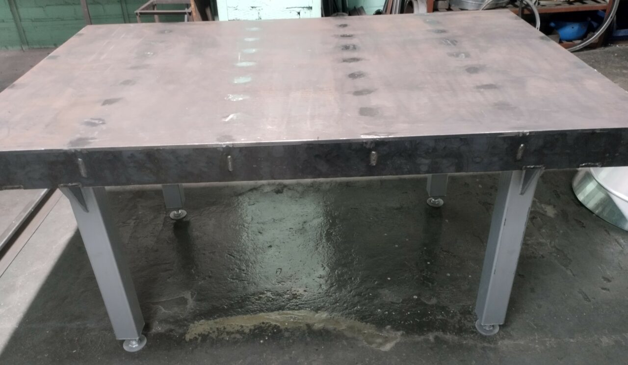 3D модель Стол слесарный усиленный 1200х1800х850 с регулируемыми ножками