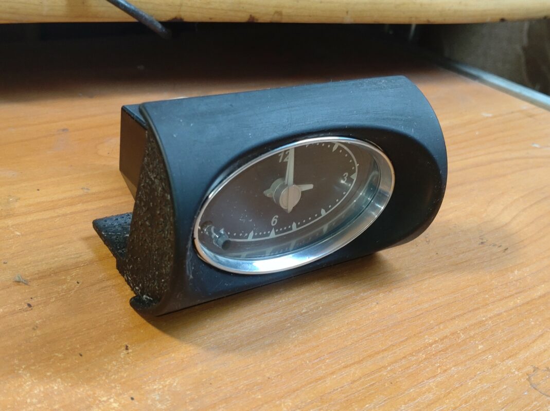 3D модель Рамка для установки часов а/м "Волга" ГАЗ-31105 в а/м Volga Siber, Chrysler Sebring, Dodge Stratus и пр.