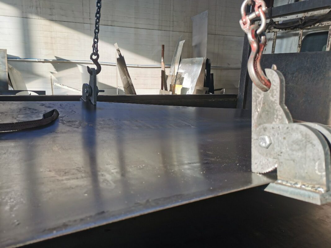 Чертеж Захват горизонтальный из листа 16мм