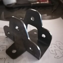 Лазерная резка фанеры и металла