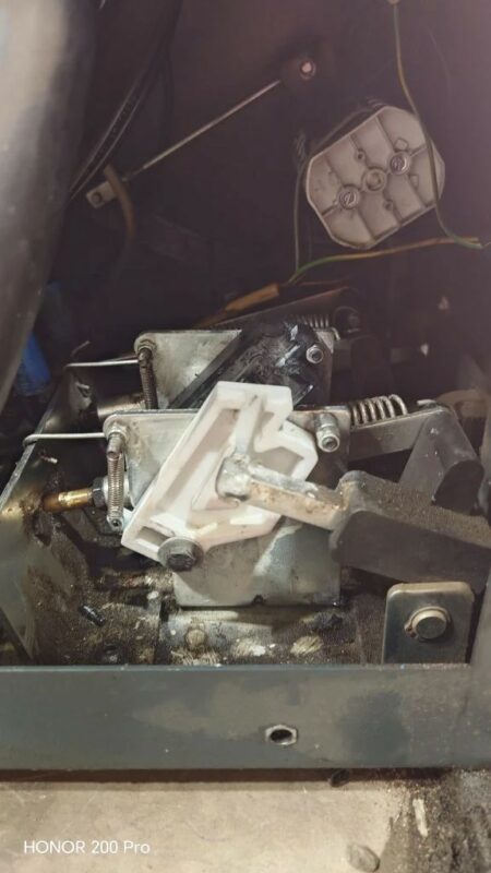 3D модель Деталь для шиномонтажного станка спусковой механизм 100136 Sicam BL512/AL520/AL526