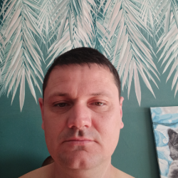 user-avatar