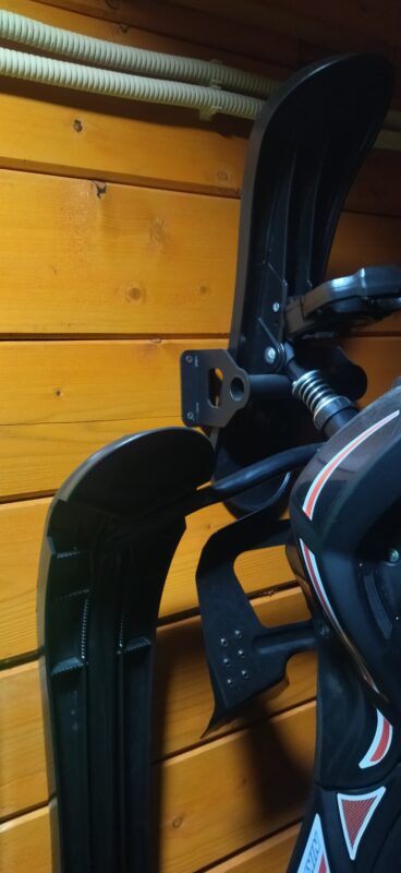 3D модель Подвес настенный для снегоката