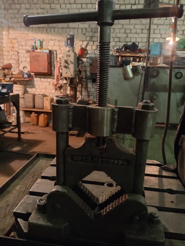 3D модель Трубные тиски до 80 - 85 мм