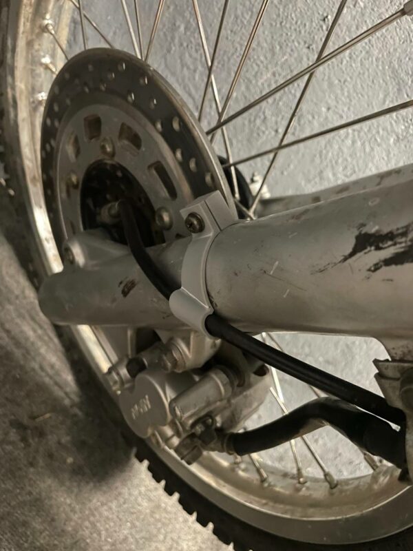 3D модель Хомут тросика спидометра Yamaha XT 600