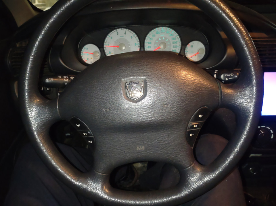 3D модель Кнопки управления магнитолой на руле для а/м Volga Siber, Chrysler Sebring, Dodge Stratus